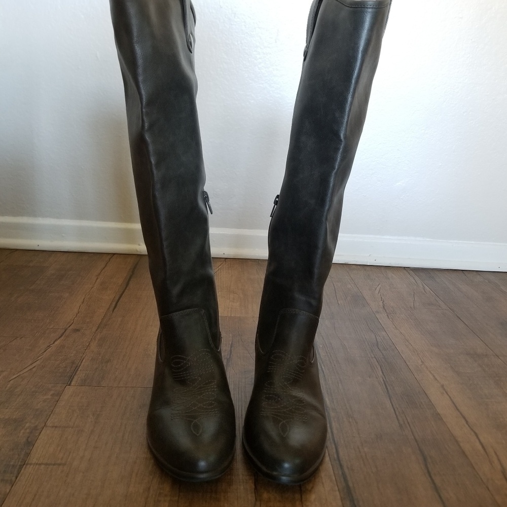 Grey Cowboy Boots (Size 10) - Picture 2 of 6